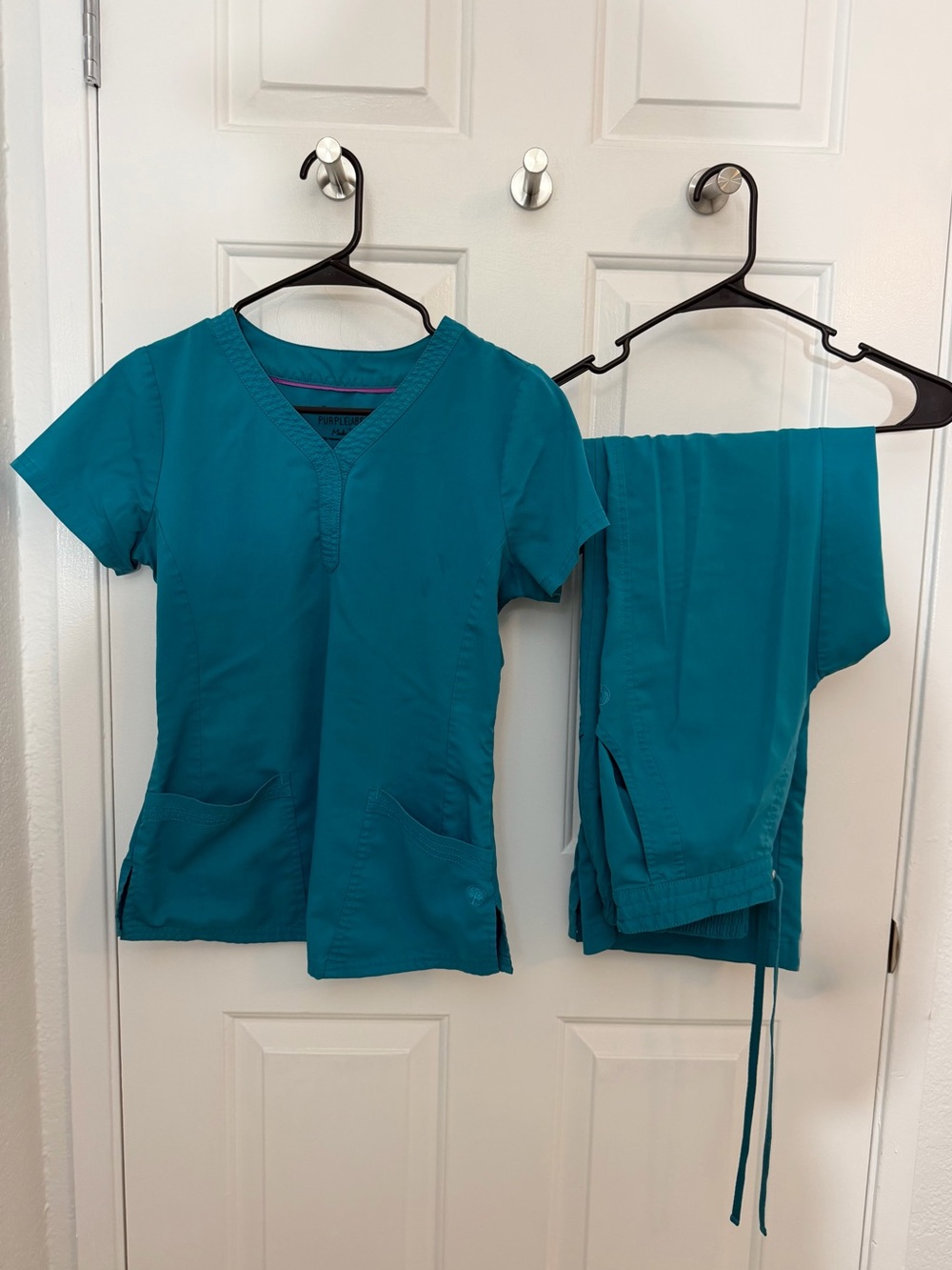 healing hands Teal Women's Short Sleeve Scrub Top & Pants